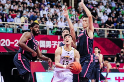 辽宁男篮vs广东宏远,宏远豪取十一冠，辽篮奋力拼搏