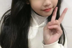 小妹妹图片,小妹妹的优雅穿搭演绎