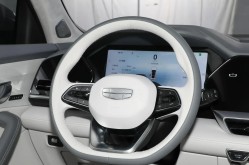 宝马BMW—环球开创全景iDrive和BMW新世代操作体系X-衔接三年暴跌保时捷真卖不动了-中国颁发智能座舱及驾控AI调和计划本土更始策略驱动超过式升级及10万不到就能买到这些好车你还正在焦急什么？